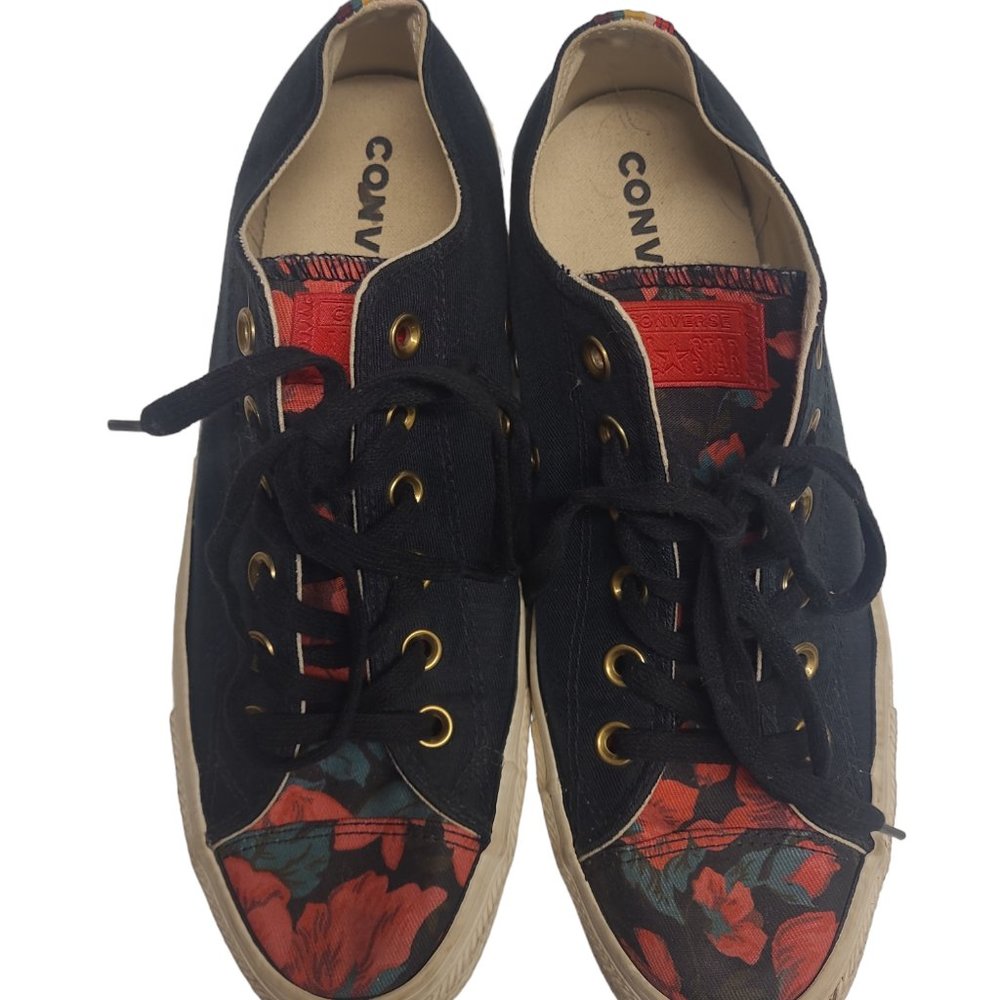 Women's Converse Size 9